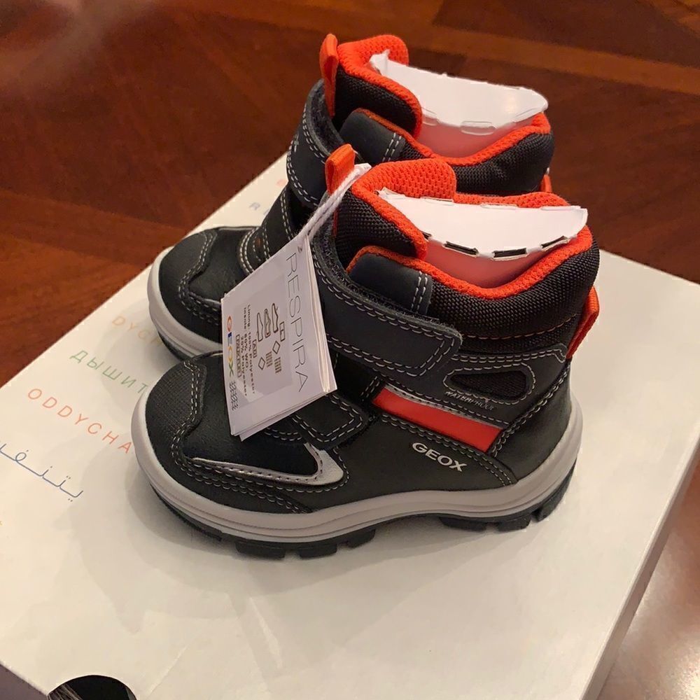 Geox kids leather hydro repellent leather upper, waterproof boot size 4,5 NWT